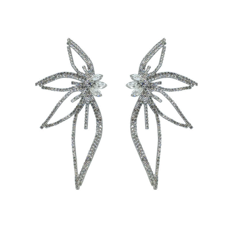 Sparkling Diamond Leaf‑Shaped Flower Earrings — Personalized Elegance Inspired by Nature