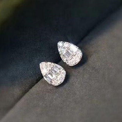 Light And Luxurious Sparkling Zirconia Earrings