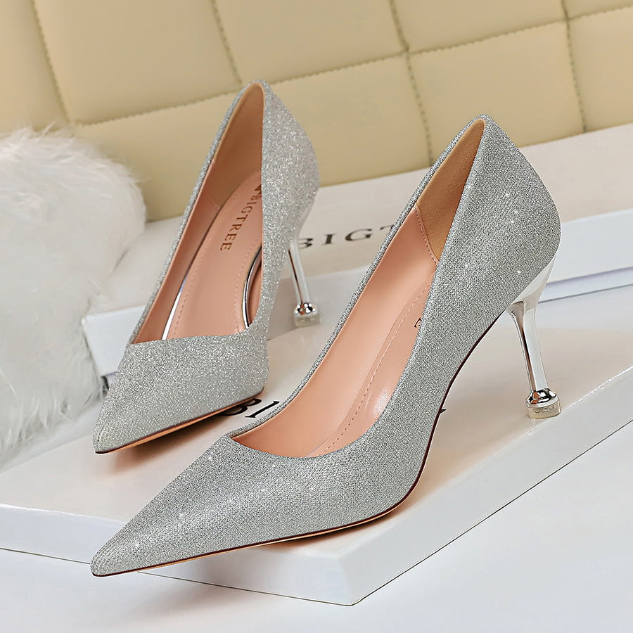 Shallow pointed toe sparkling high heels