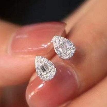 Light And Luxurious Sparkling Zirconia Earrings